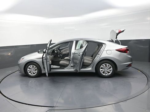 Used 2020 Hyundai Elantra SE image 34