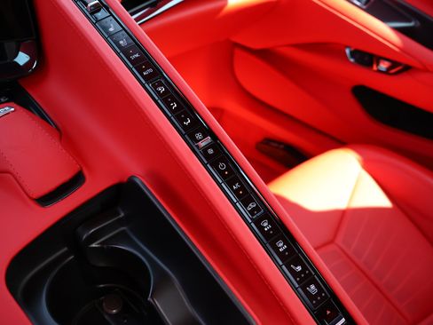 Certified 2025 Chevrolet Corvette Stingray Premium Conv w/ Z51 Performance Package image 25