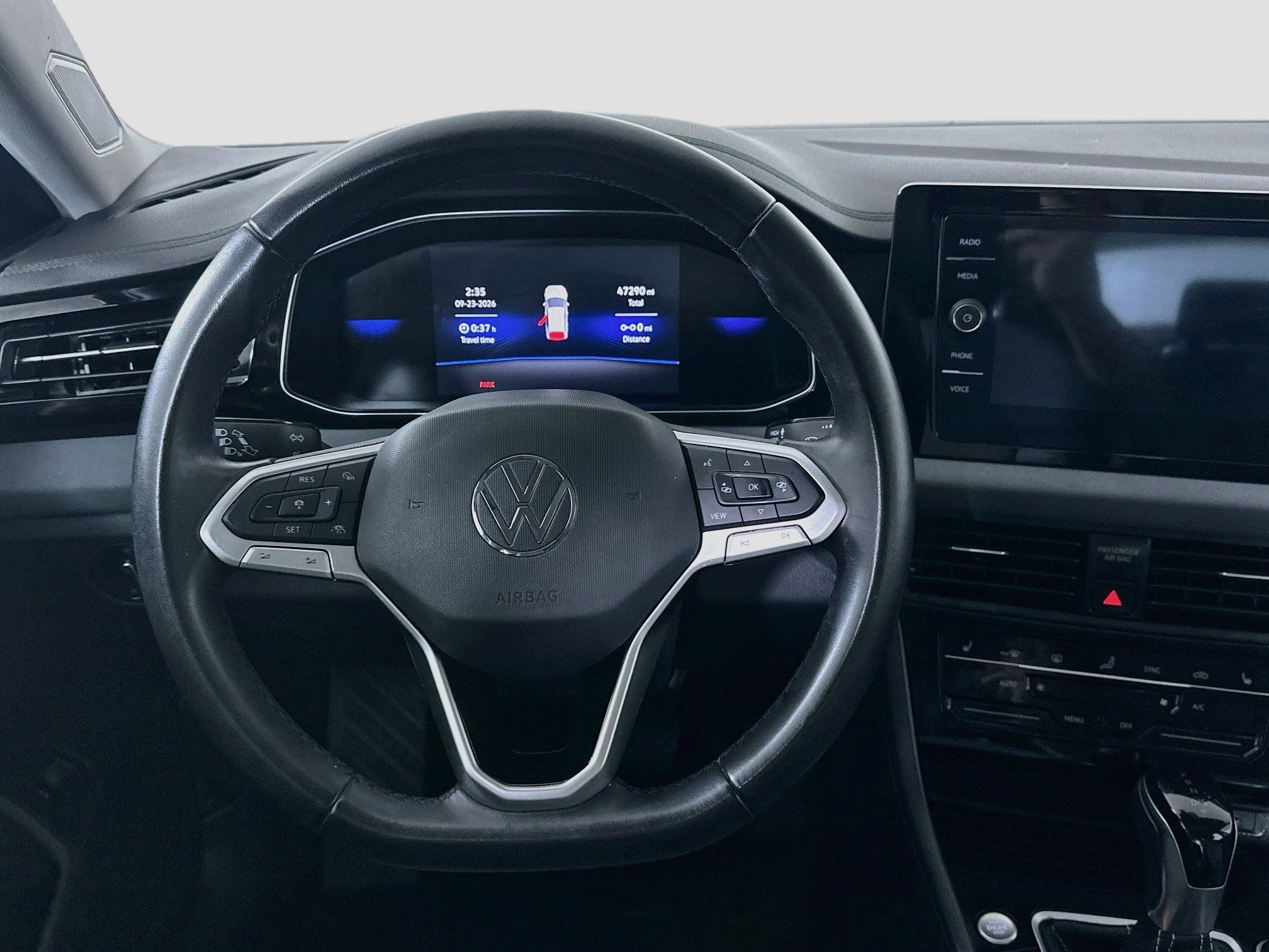 Used 2025 Volkswagen Jetta SE FWD image 18