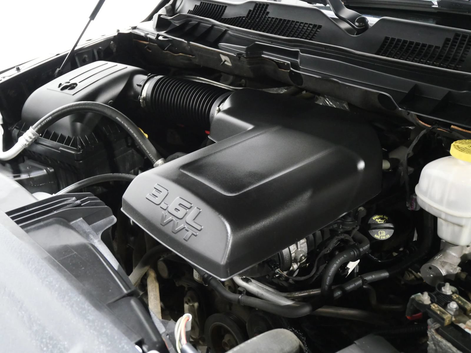 Used 2018 RAM 1500 Classic SLT AWD/4WD image 24