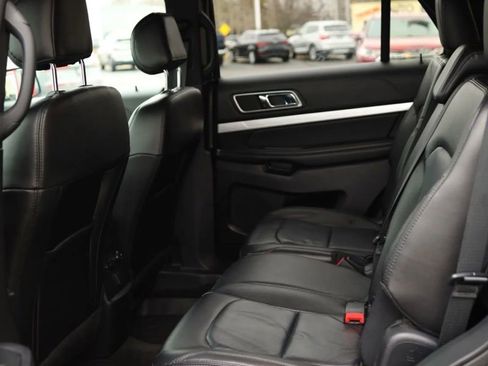 Used 2017 Ford Explorer XLT w/ Equipment Group 202A image 27