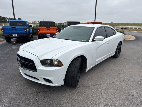 Used 2012 Dodge Charger SE image 6