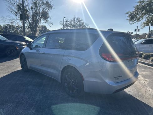 New 2026 Chrysler Pacifica Limited w/ S Appearance Package image 5