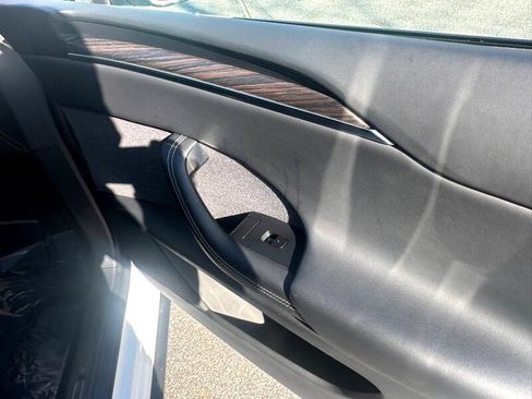 Used 2023 Tesla Model X image 42
