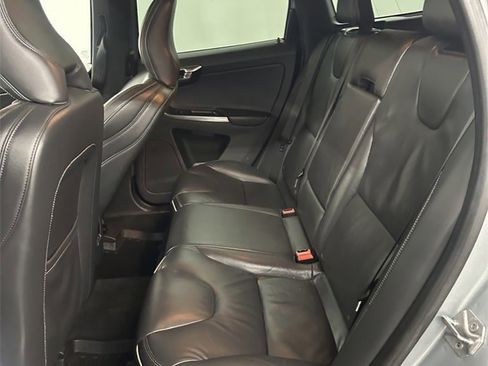 Used 2017 Volvo XC60 T6 R-Design w/ Climate Package image 31
