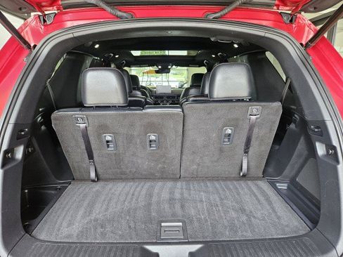 Used 2025 Honda Pilot TrailSport image 9