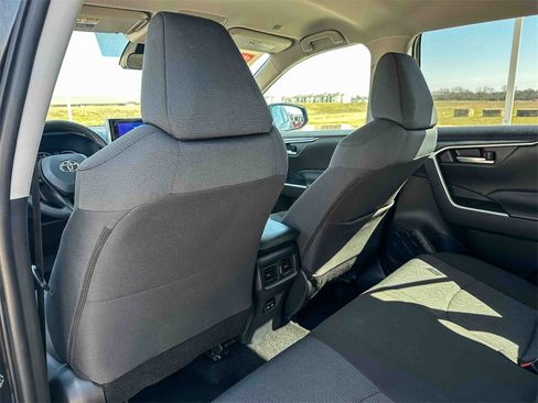 Certified 2025 Toyota RAV4 XLE image 17