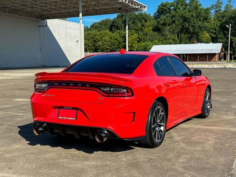 Used 2022 Dodge Charger R/T w/ Plus Group RWD image 12
