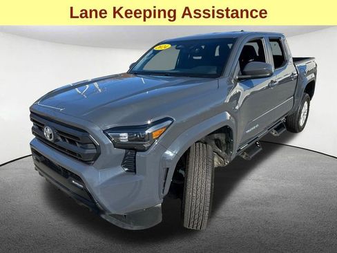 Used 2024 Toyota Tacoma SR5 AWD/4WD image 5