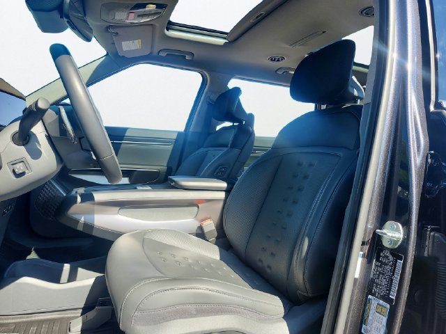 Certified 2026 Kia EV9 Wind AWD/4WD image 12
