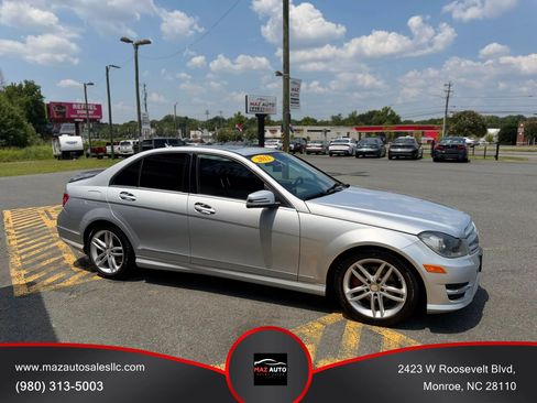 Used 2012 Mercedes-Benz C 300 4MATIC Sedan w/ Premium 1 Pkg image 3