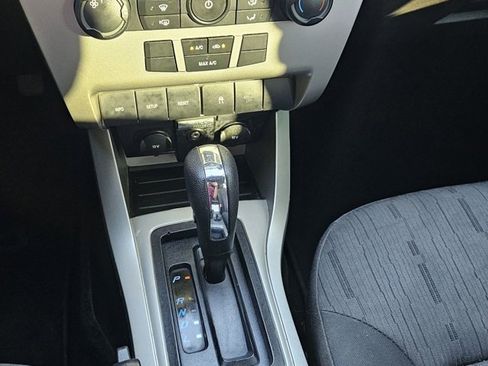 Used 2010 Ford Focus SE image 15