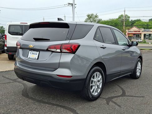 Used 2023 Chevrolet Equinox LS w/ LS Convenience Package FWD image 9