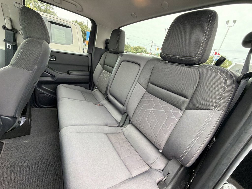 Used 2025 Nissan Frontier SV RWD image 25