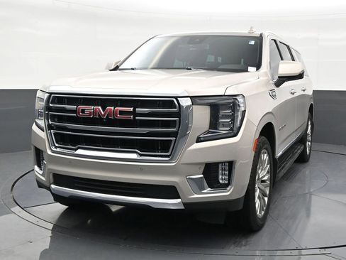 Used 2023 GMC Yukon XL SLT w/ SLT Luxury Package RWD image 8