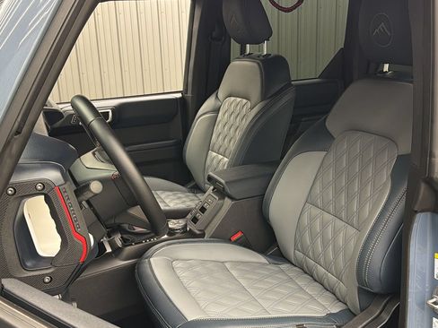 Used 2023 Ford Bronco Heritage Edition AWD/4WD image 32