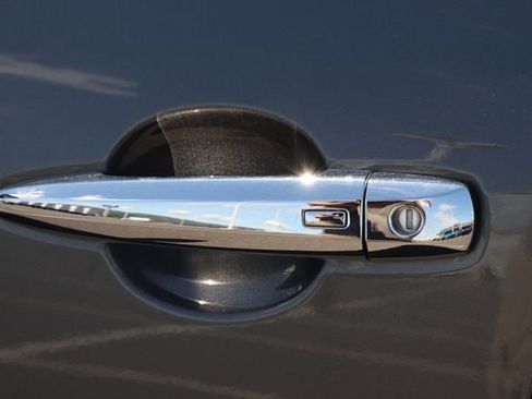 Used 2025 Nissan Altima 2.5 SV FWD image 9