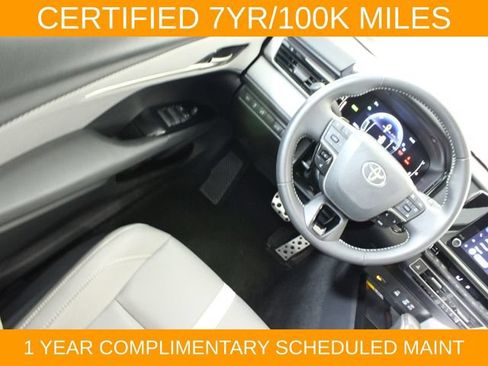 Used 2025 Toyota Camry SE w/ Convenience Package FWD image 16