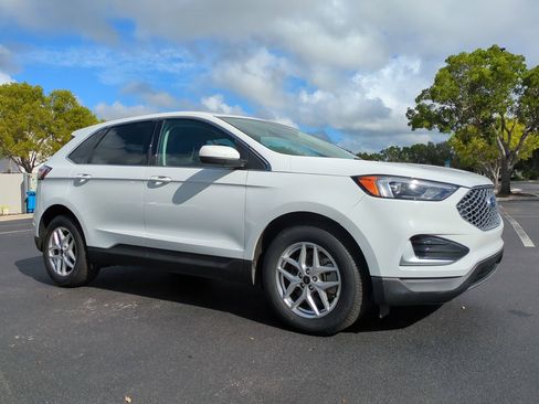 Certified 2023 Ford Edge SEL image 2