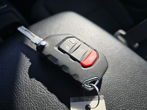 Used 2024 Jeep Wrangler Willys image 37