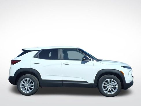 New 2026 Chevrolet TrailBlazer LS w/ LS Convenience Package AWD/4WD image 2