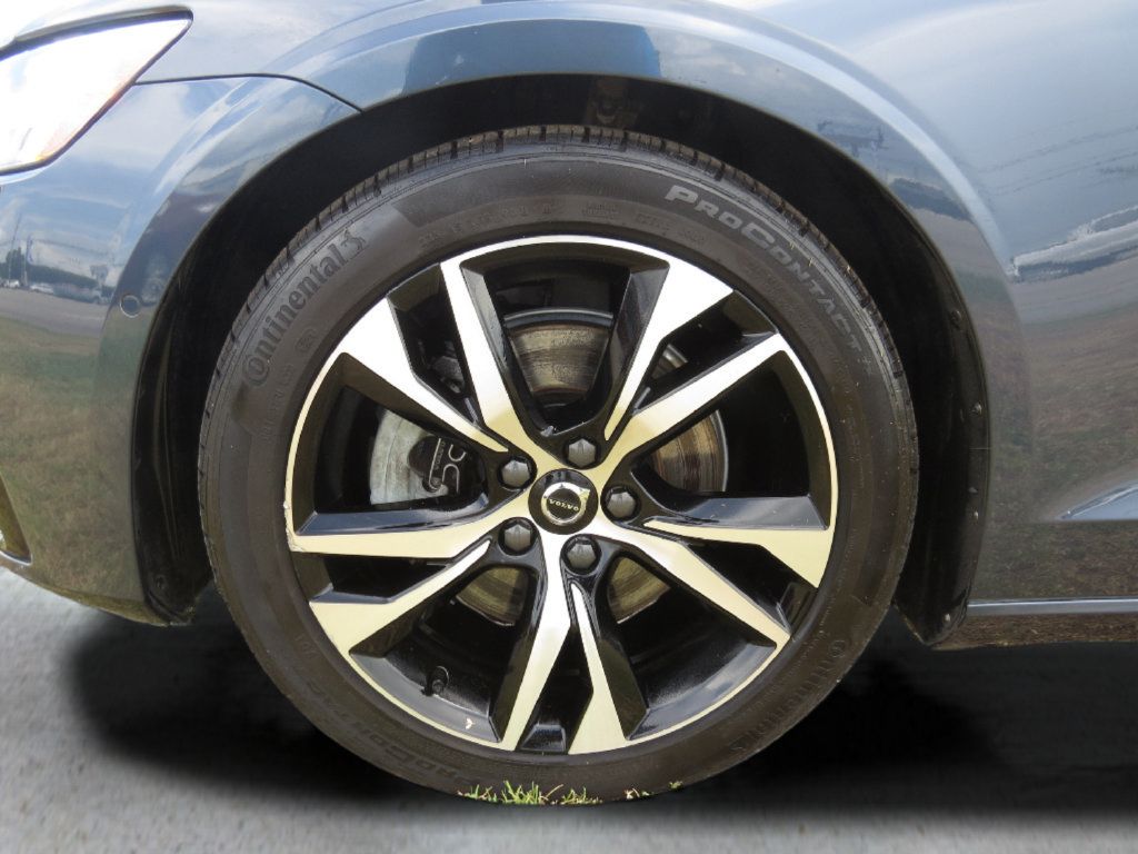 Used 2023 Volvo S60 B5 Plus FWD image 11