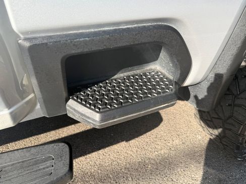 Used 2020 GMC Sierra 2500 Denali w/ Denali Ultimate Package image 11