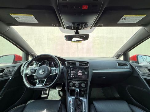 Used 2019 Volkswagen Golf 4-Door image 6