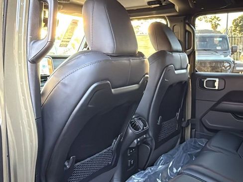 New 2026 Jeep Wrangler Unlimited Rubicon image 15