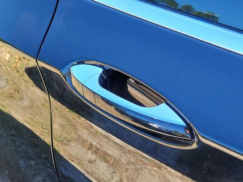 Used 2019 INFINITI QX30 image 12