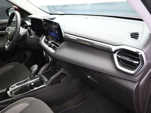 Used 2025 Chevrolet TrailBlazer LT w/ LT Cold Weather Package image 41