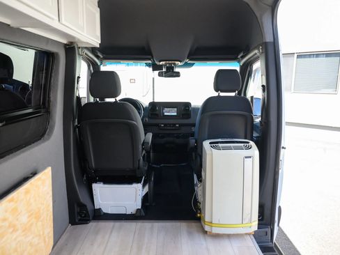 Used 2019 Mercedes-Benz Sprinter 170 image 51