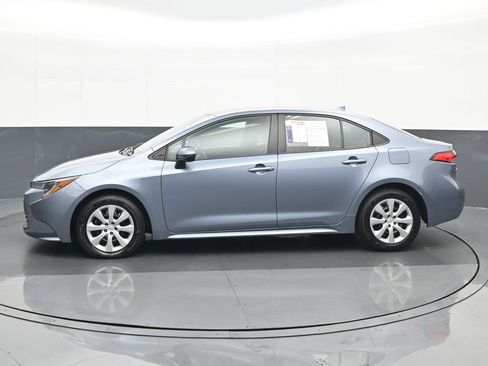 Used 2023 Toyota Corolla LE image 3