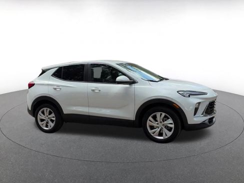 Used 2025 Buick Encore GX Preferred FWD image 2