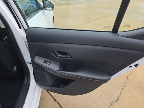 Used 2024 Nissan Sentra S image 17