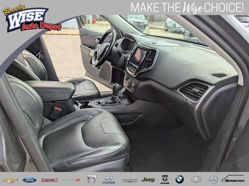 Used 2020 Jeep Cherokee Limited image 23