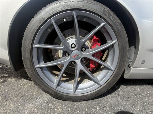 Used 2006 Chevrolet Corvette Z06 w/ Preferred Equipment Group RWD image 18
