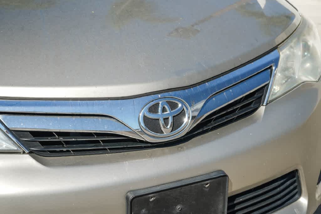 Used 2014 Toyota Camry LE FWD image 5