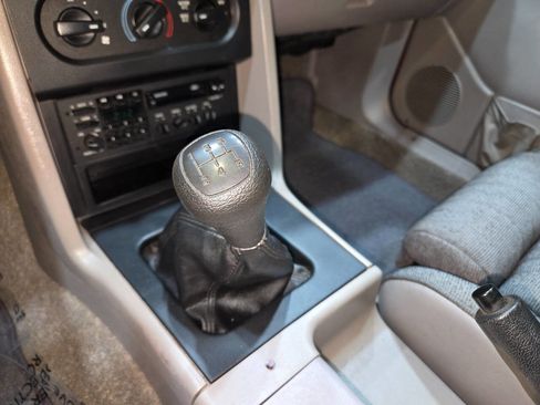 Used 1990 Ford Mustang LX image 18