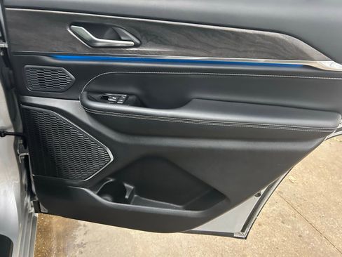 Used 2023 Jeep Grand Cherokee L Overland image 30