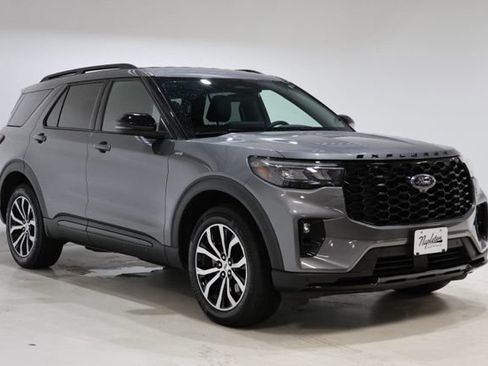Used 2025 Ford Explorer ST-Line AWD/4WD image 1