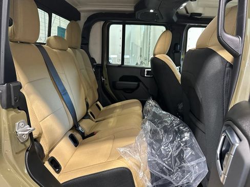 New 2026 Jeep Gladiator Willys AWD/4WD image 30