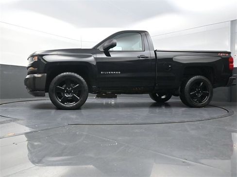 Used 2018 Chevrolet Silverado 1500 W/T w/ Black Out Edition image 20