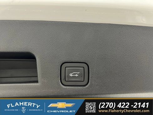 Used 2025 GMC Acadia Elevation w/ Elevation Premium Package FWD image 21
