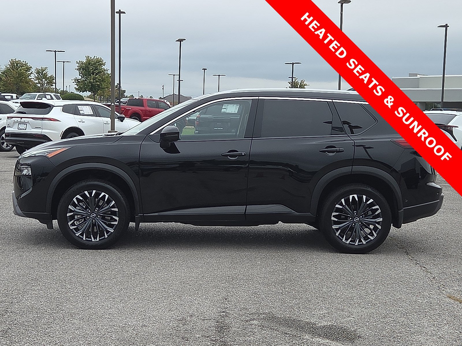 Used 2025 Nissan Rogue SL w/ Tech Package AWD/4WD image 3