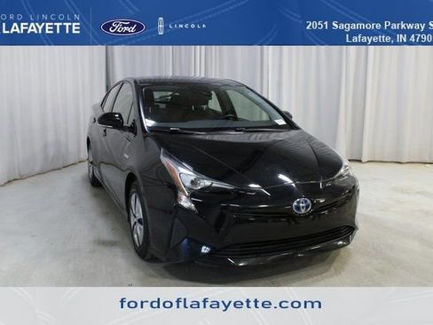 Used 2017 Toyota Prius Three image 1