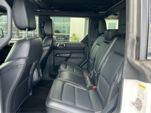 Used 2025 Ford Bronco Outer Banks AWD/4WD image 26