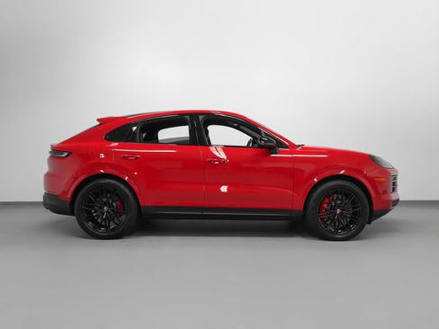 Certified 2026 Porsche Cayenne S AWD/4WD image 13