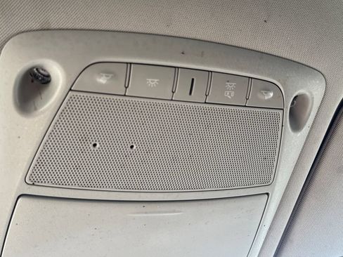 Used 2018 Nissan Rogue SV AWD/4WD image 32