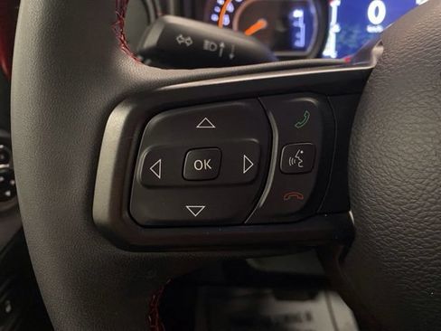 Used 2024 Jeep Gladiator Rubicon w/ Convenience Group AWD/4WD image 32